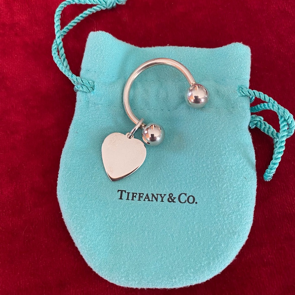🍾 Tiffany & Co. 💯 Sterling Silver Heart Tag Keychain